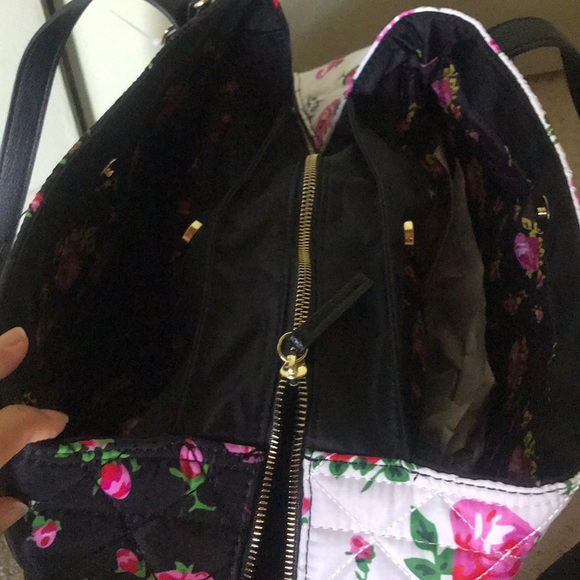 New Betsey Johnson roses quilted bag tote - Picture 2 of 5